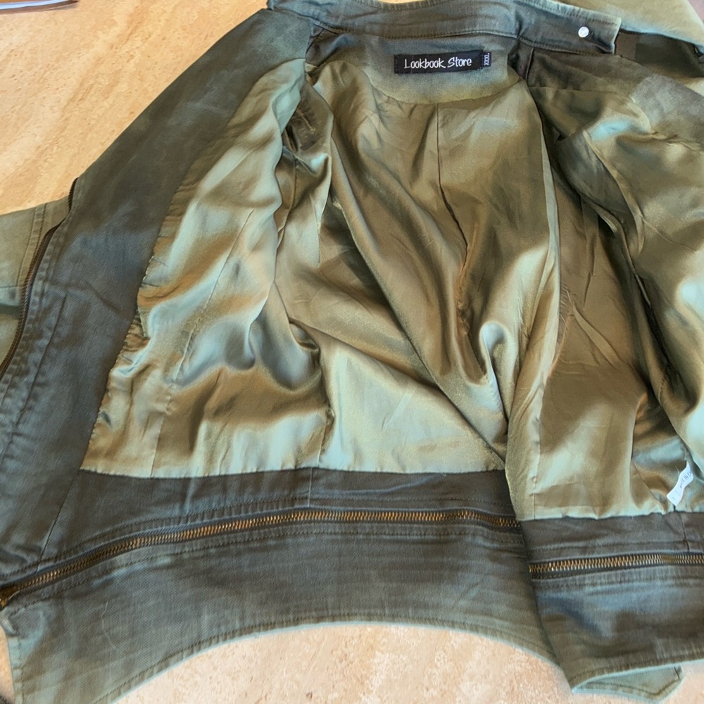 LOOKBOOK STORE Studded ‘Army’ Green Women's Cropped Jacket with Zippers. XL EUC - Picture 10 of 17